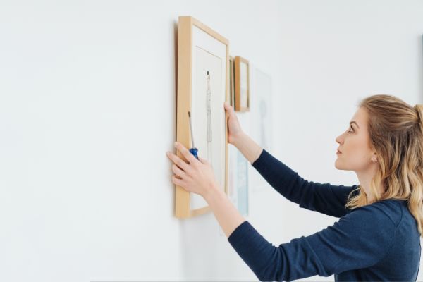 Picture Hanging Service in Modesto